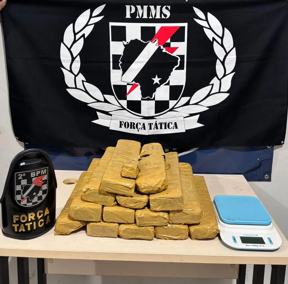 Força Tática apreende 14kg de drogas no Jardim Carioca 