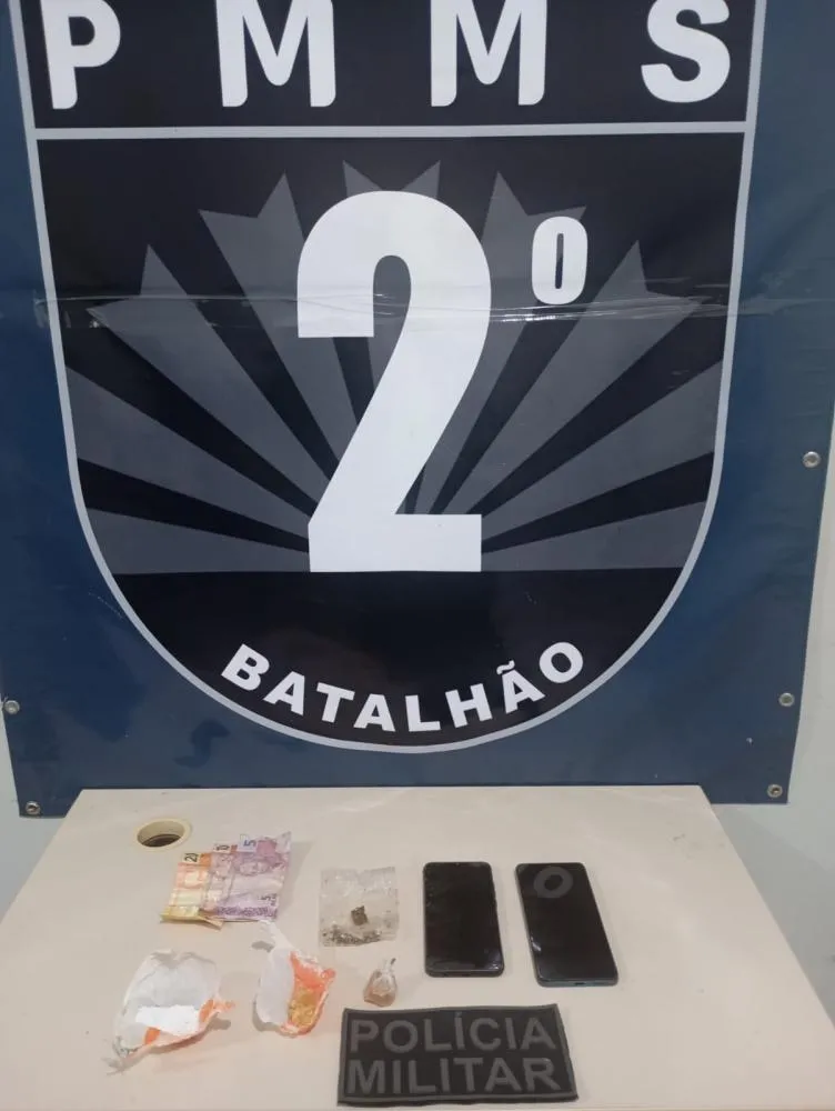 Homem é preso por tráfico de drogas após tentativa de fuga no bairro Interlagos