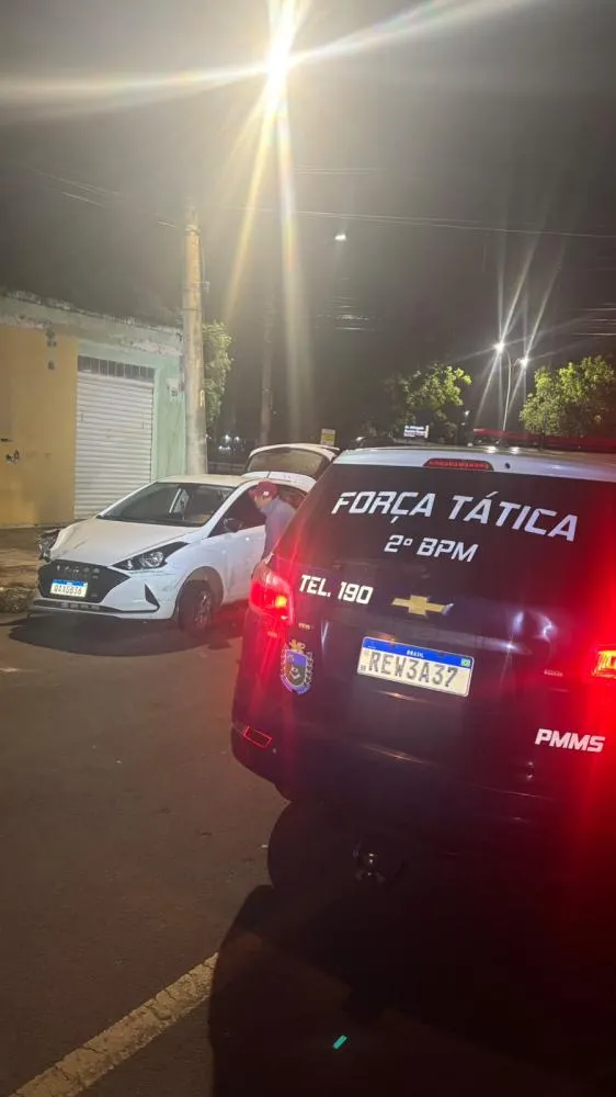 Homem é preso após descumprir medida protetiva, ameaçar ex-companheira e causar danos em Três Lagoas