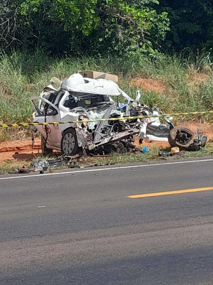 Motorista de ambulância morre ao colidir frontalmente com caminhão na MS-112 